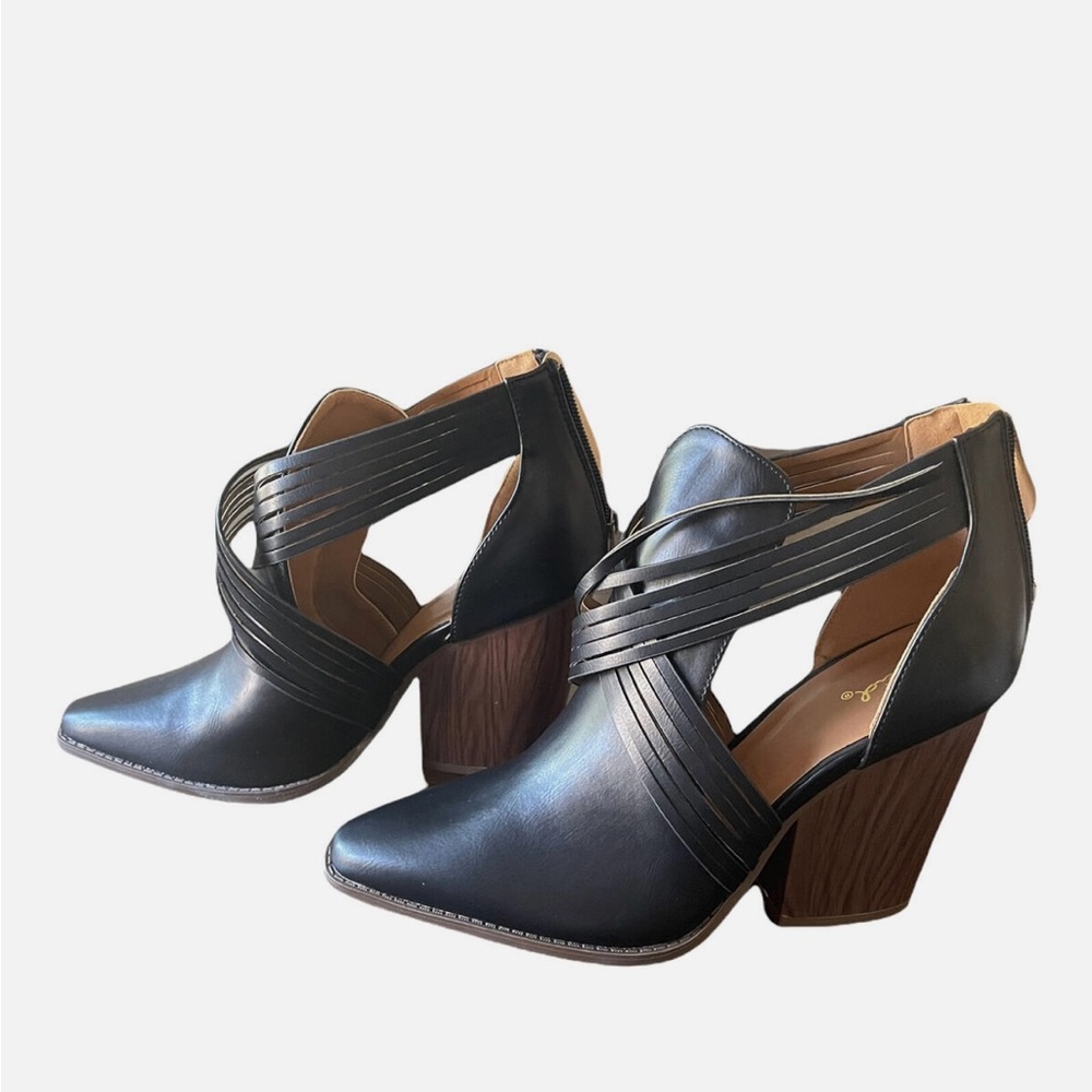 EUC Qupid black block heeled fashion booties Francesca’s size 8.5